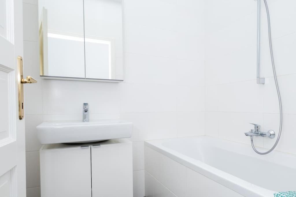 Orestaliving- 3Br On The Daube Canal/Friedensbruecke Βιέννη Εξωτερικό φωτογραφία
